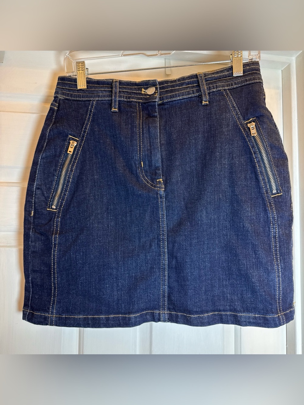 Pilcro Dark Wash Denim Mini Skirt Women’s Size 6 NWOT Silver Zippers Pockets